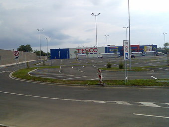 Hypermarket TESCO Senec